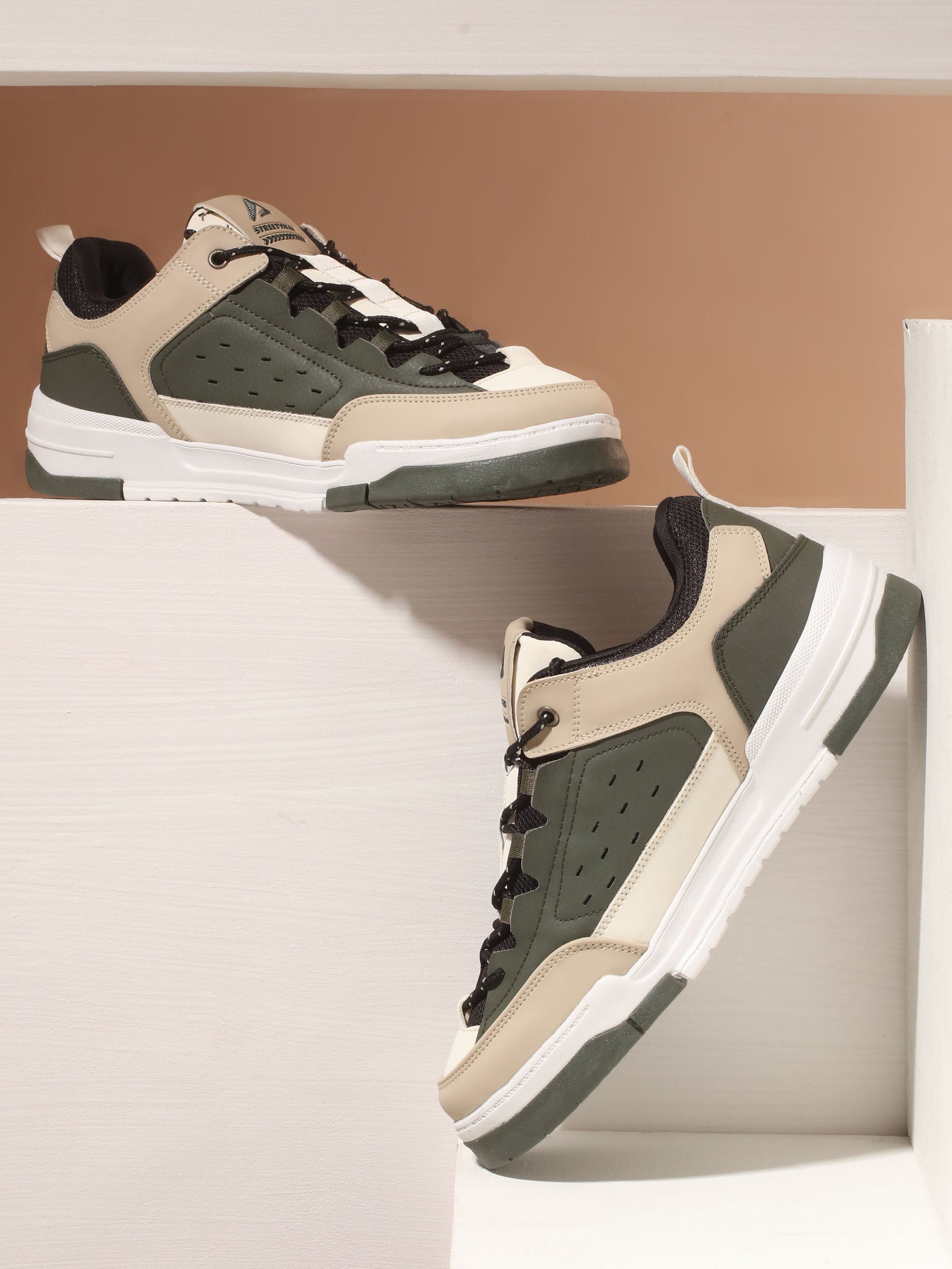 Impakto Men's Trendy Casual Sneaker