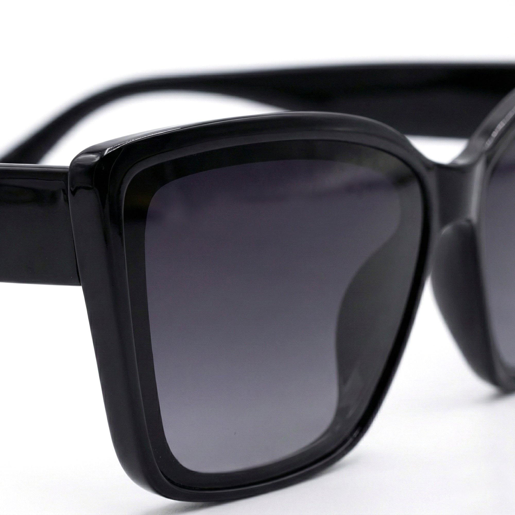 Ajanta Women’s Cat-Eye Sunglasses Fashion Forward Lens & Stylish Frame