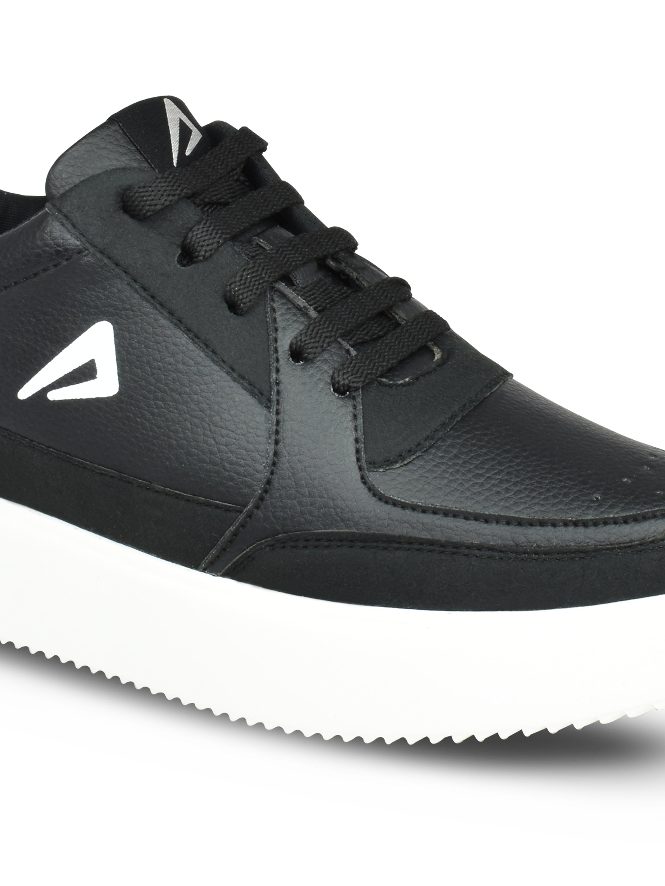 Impakto Men Black Sneakers