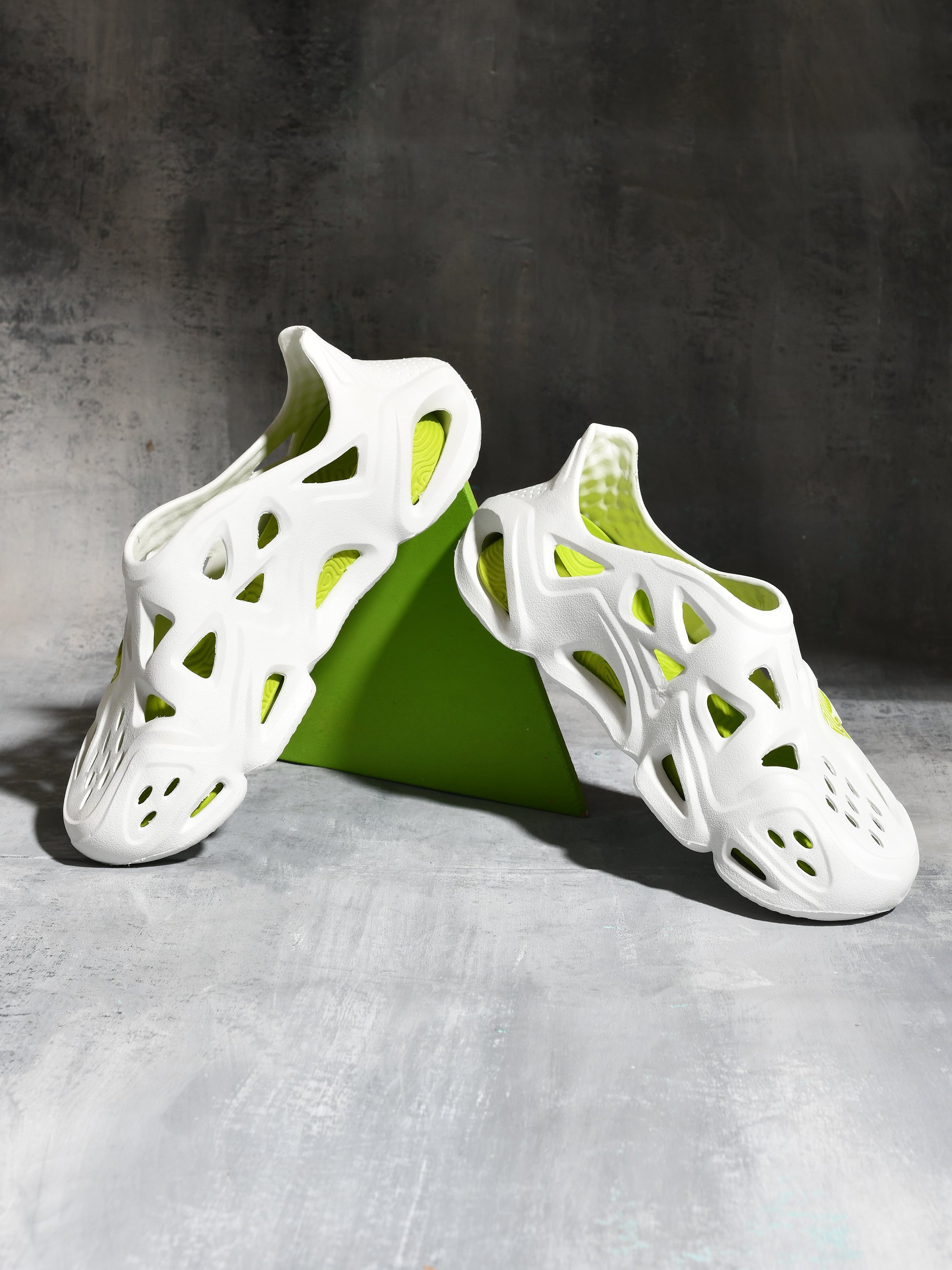 Impakto Super Future Men's White and Neon Flipflop