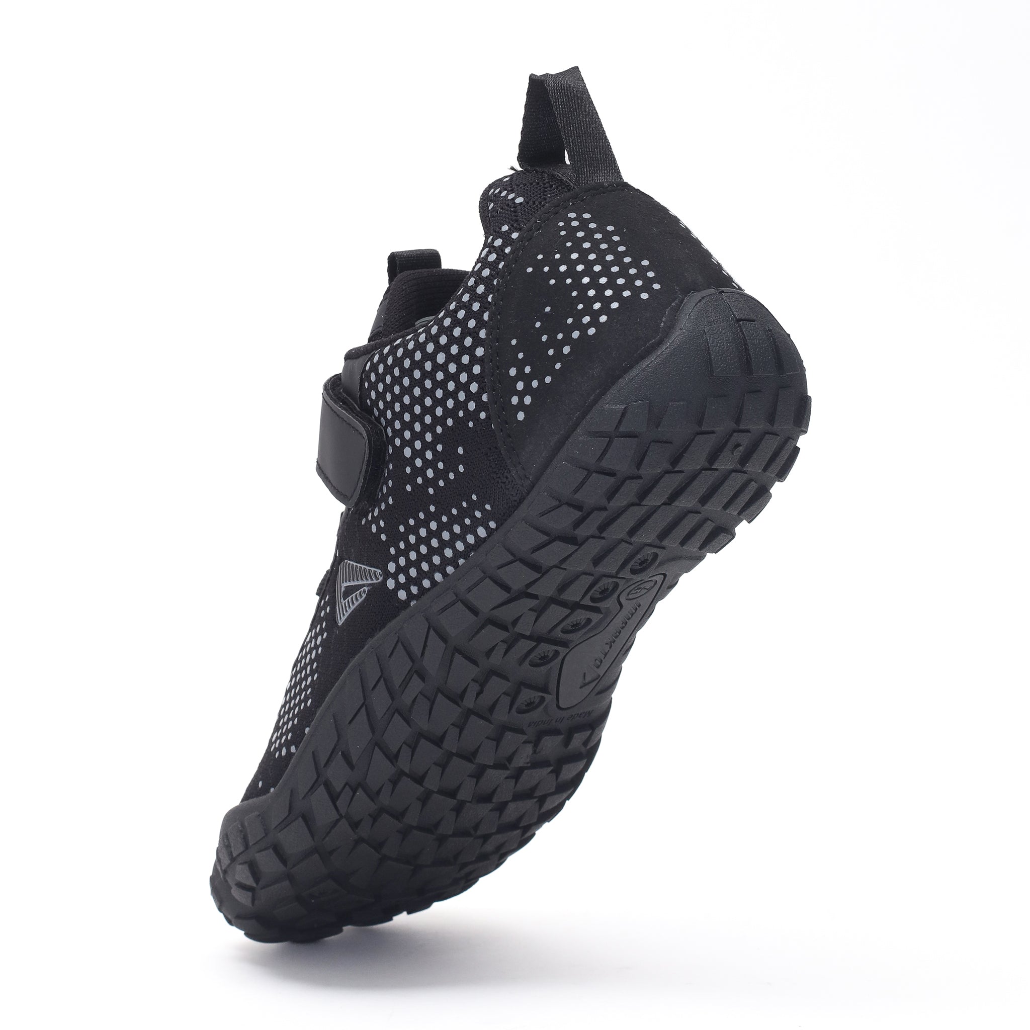 Impakto Barefoot Rooted Men Black Gym Shoes AS3211