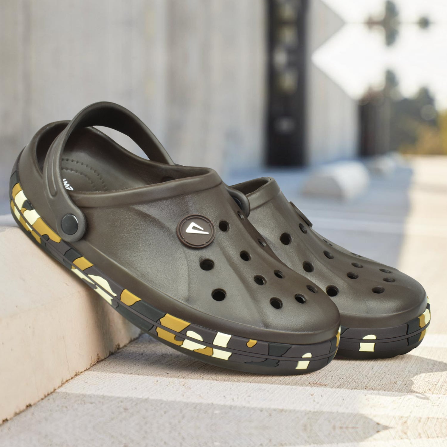 Ajanta Men's Classic Ultra Soft Clogs