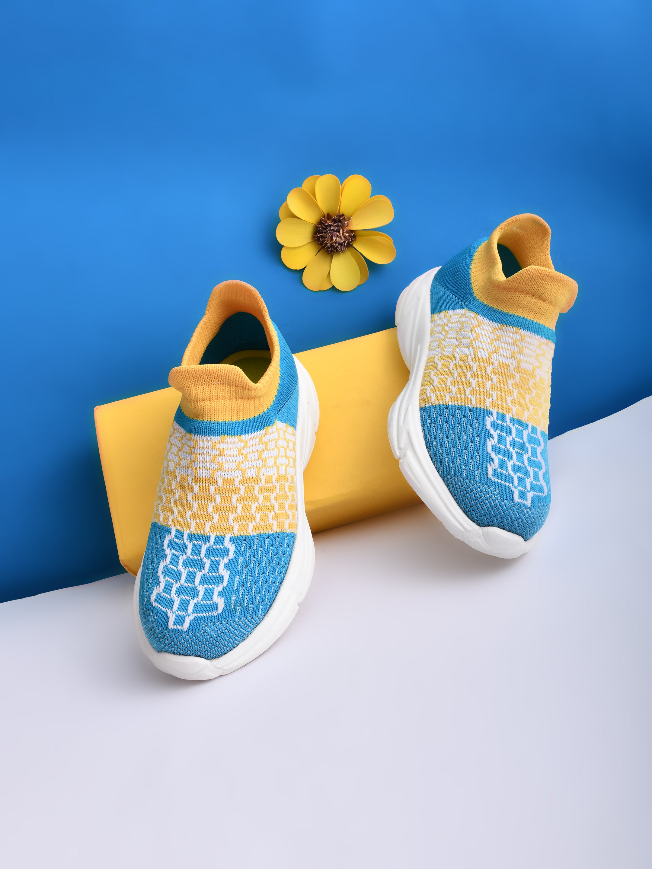 Ajanta Kid Casual Shoe / Knitted Upper with Cushioned Sole for All-Day Comfort EK2004