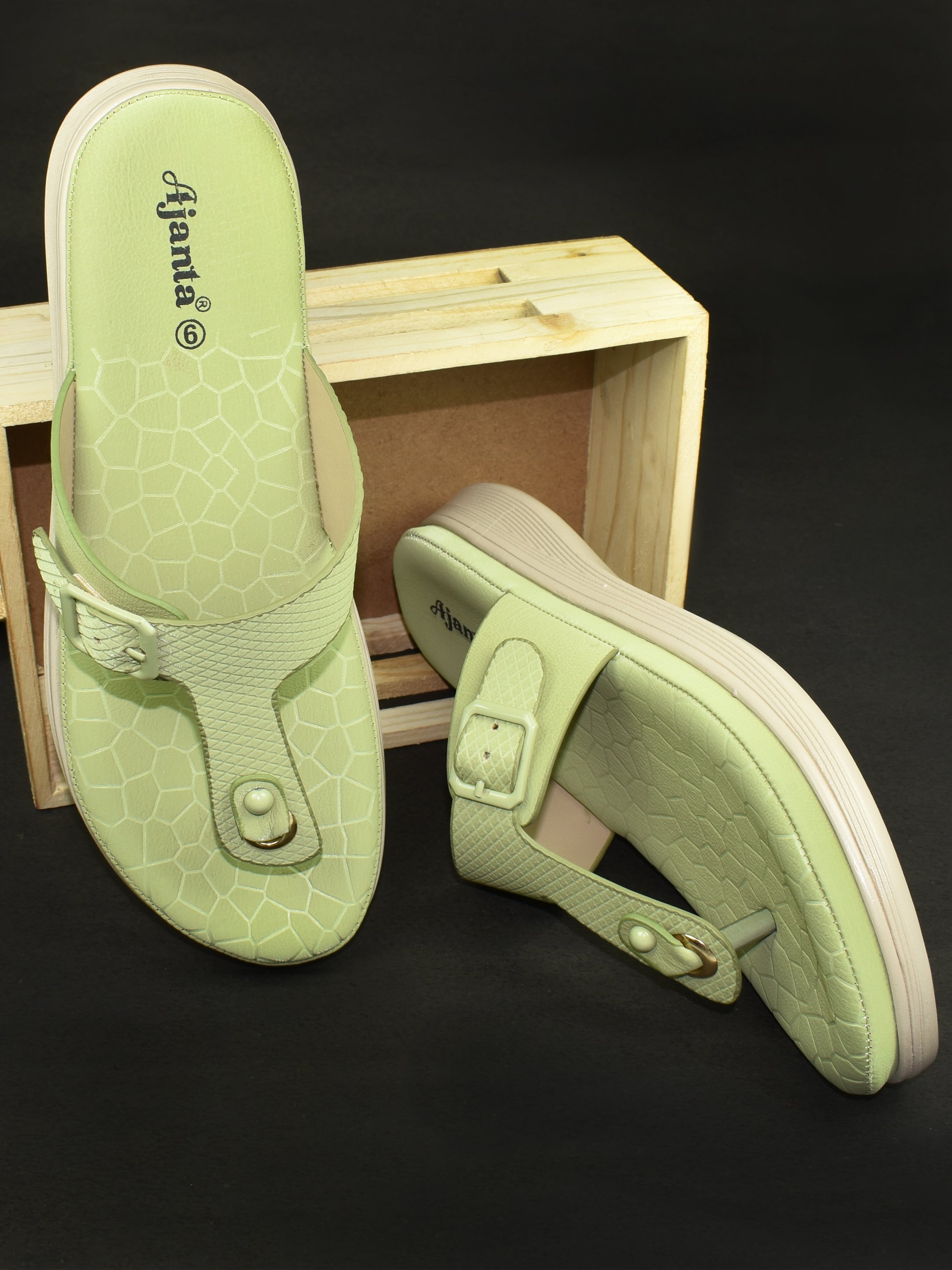 Ajanta Women Flat Sandal / Anti-Skid Sole with Elegant Look / Women’s Casual Flat Sandals EL1001