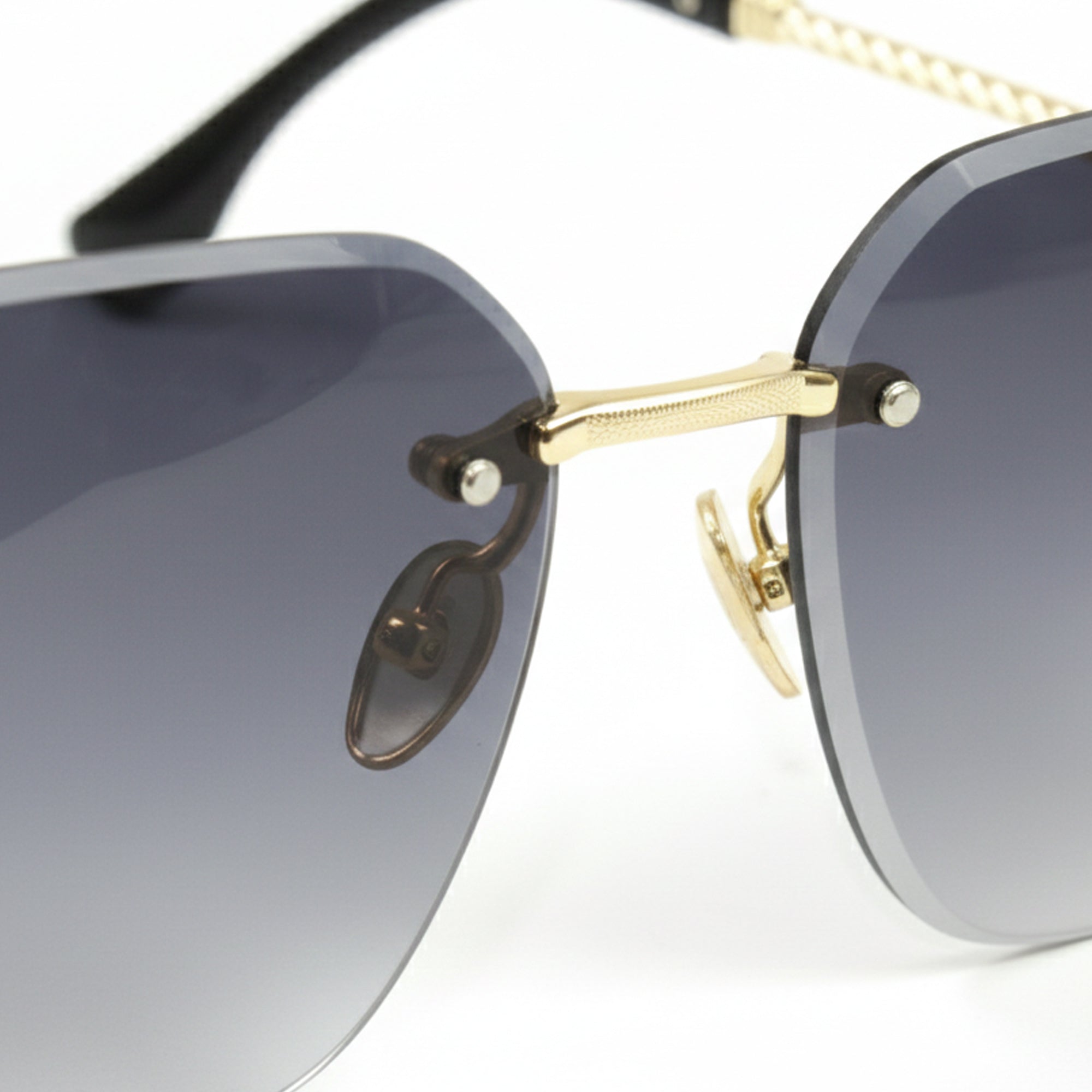 Ajanta Women’s Oversized Rectangular Sunglasses – Modern Fashion Eyewear