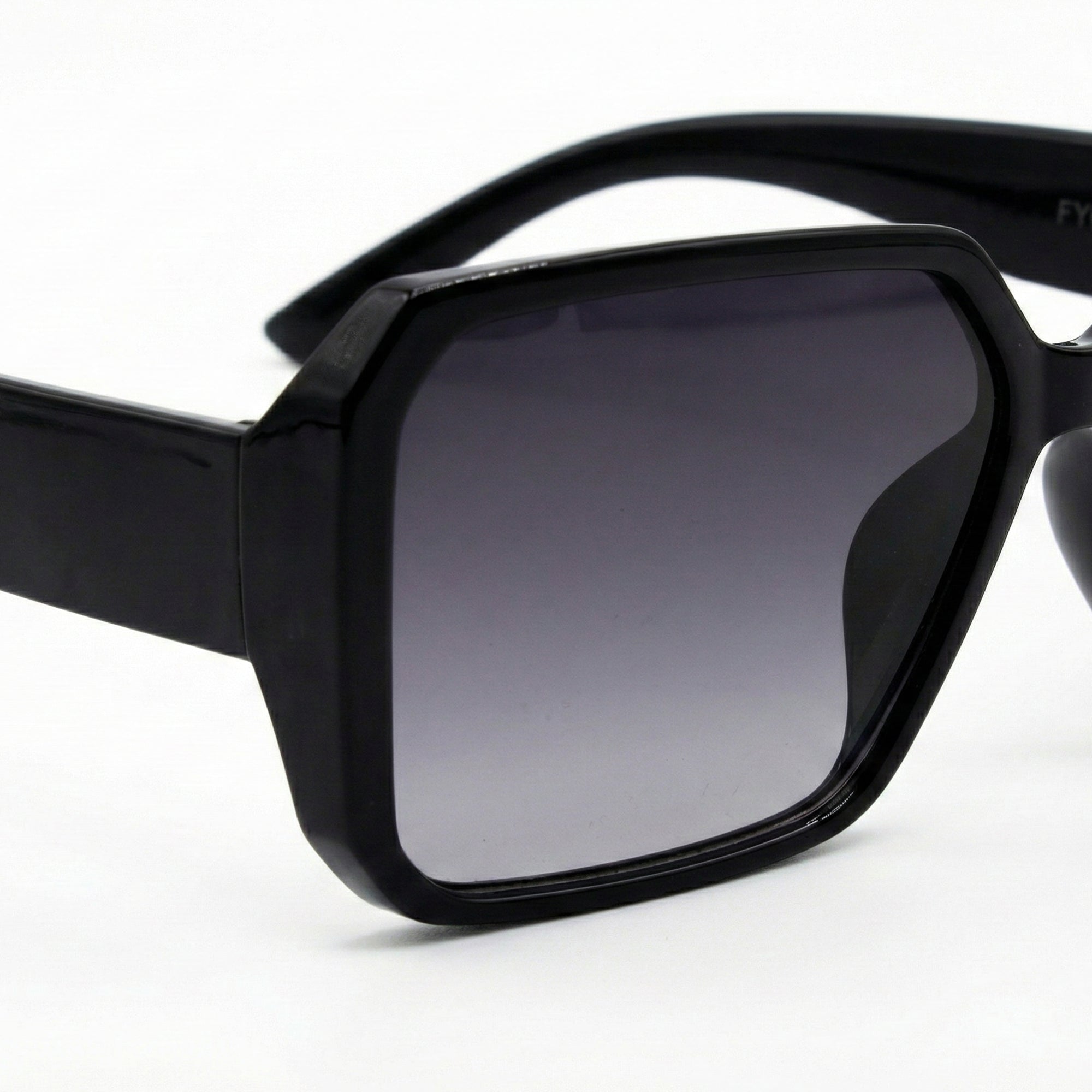 Ajanta Women’s Oversized Square Sunglasses Gradient Fashion Eyewear