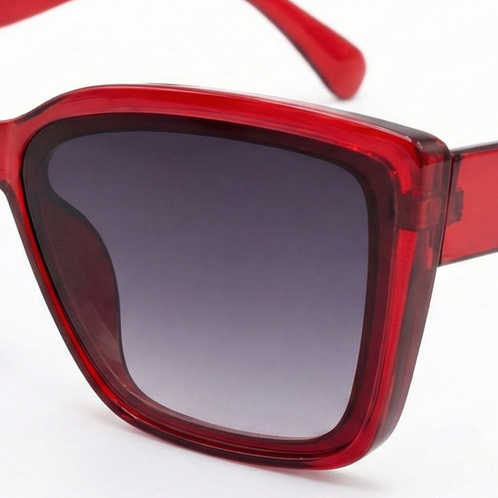 Ajanta Women’s Cat-Eye Sunglasses – Fashion Forward Lens & Stylish Frame