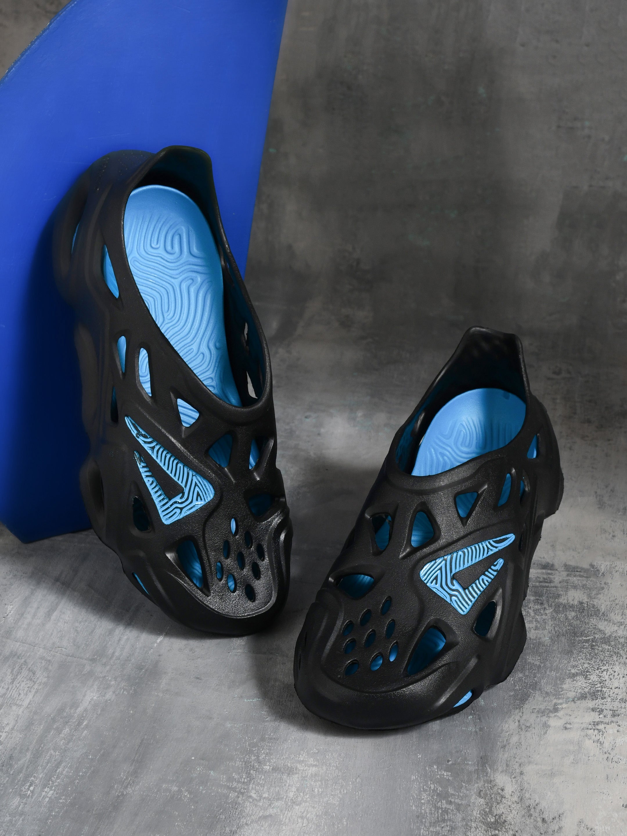 Impakto Super Future Men's Black and Sea Green Flipflop - FT3096