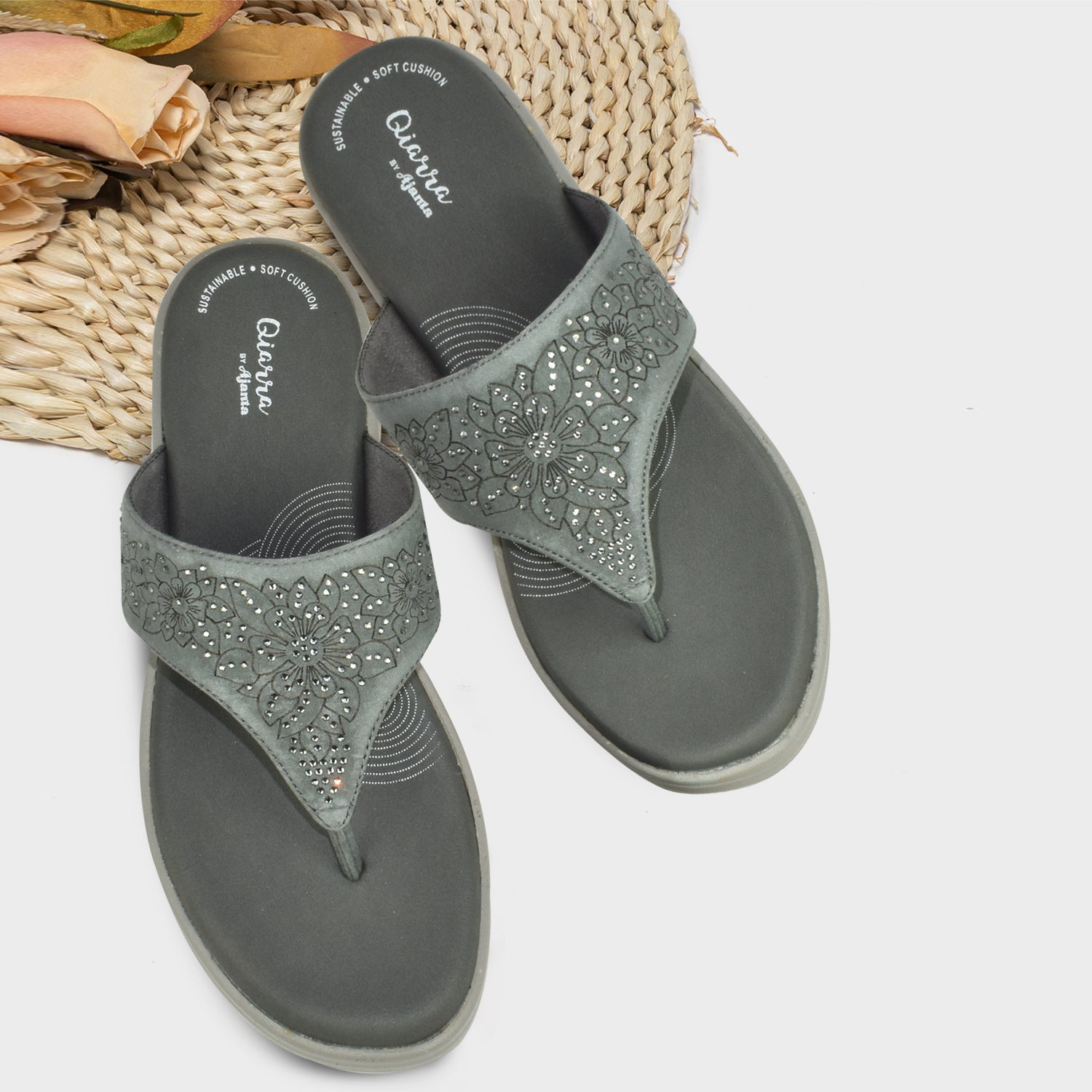 QIARRA Women Flat Sandals for Women|Casual Sandals|Comfortable Ladies Sandal|Flats For Daily Use EL1058