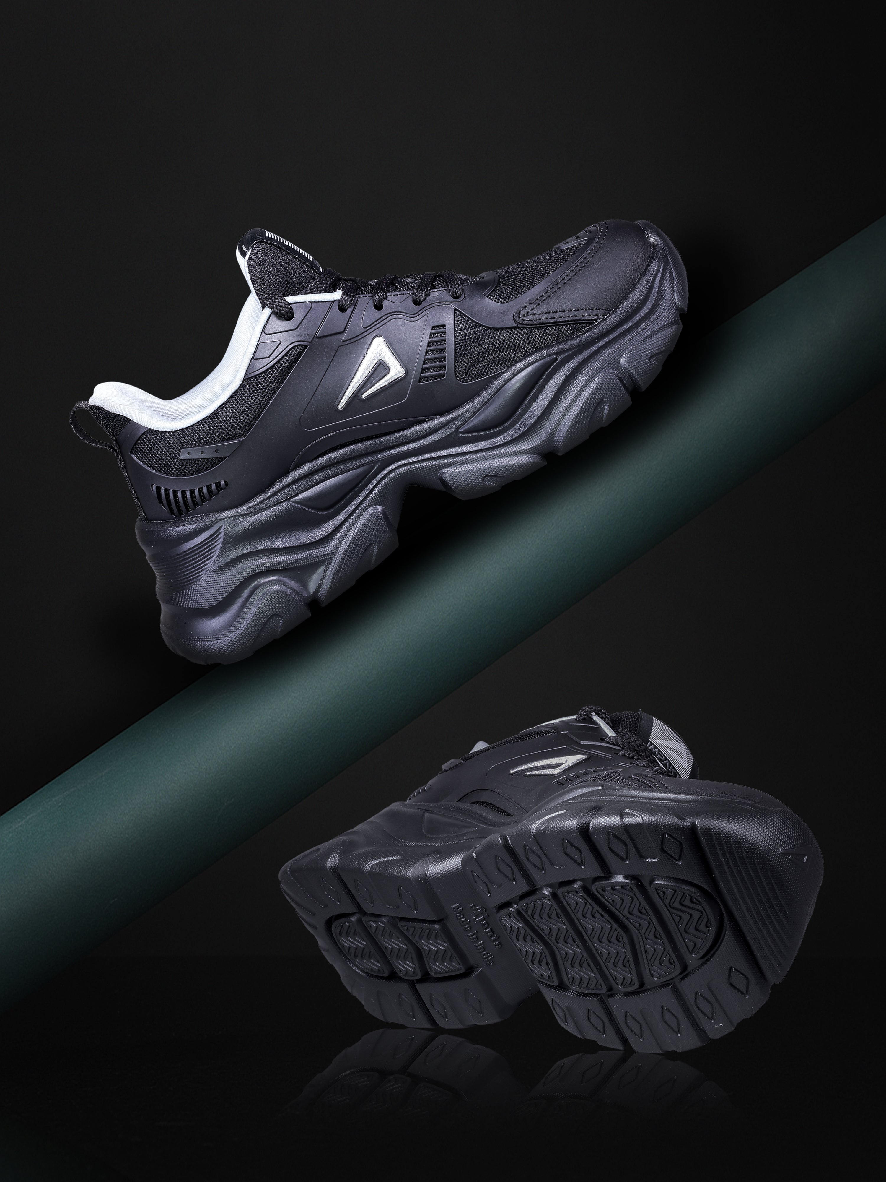 Impakto Chunky CoreMax Women's Black Sneaker - AS4105