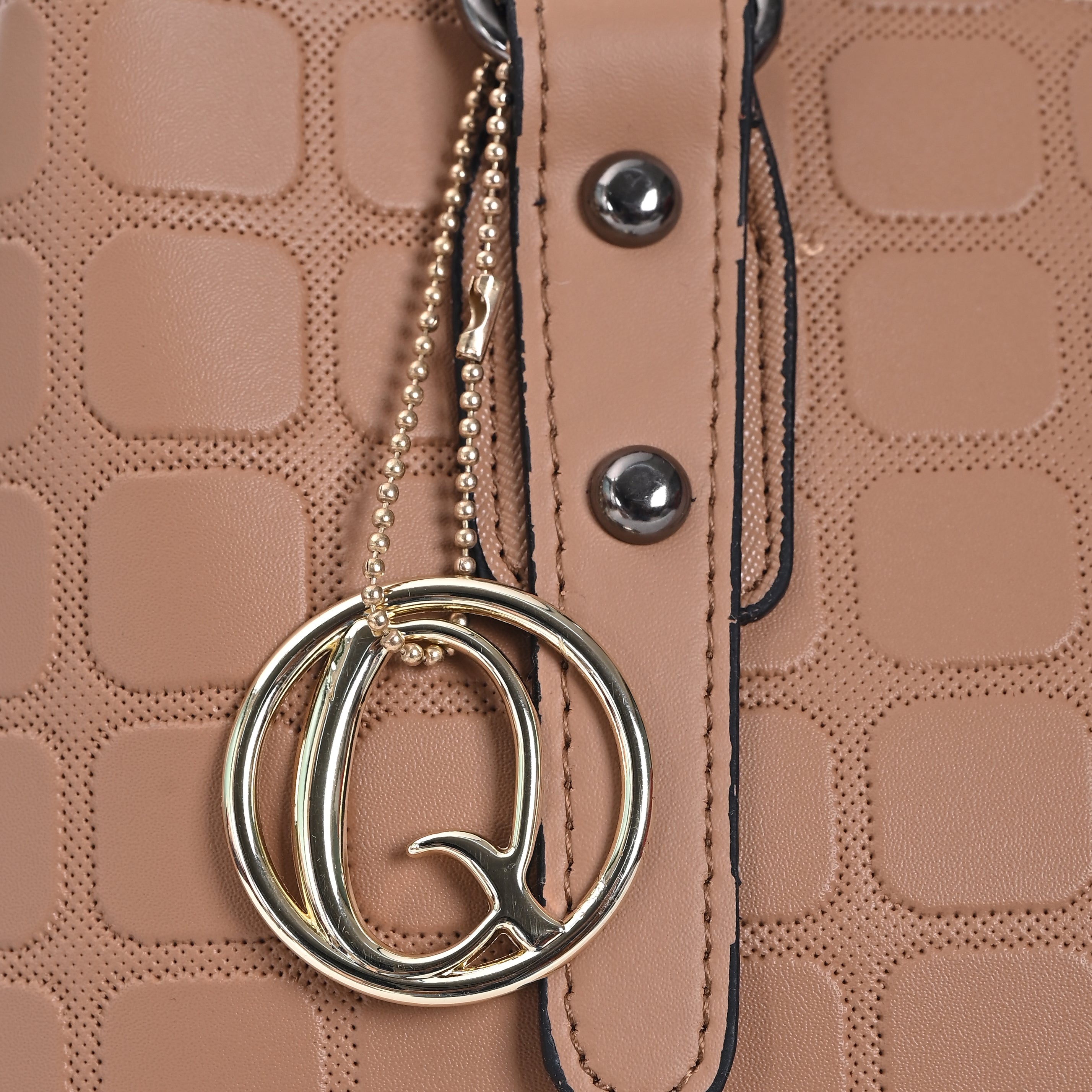 QIARRA Women's Beige Trendy Handbag Modern Everyday Handbag With Minimalist Design VB8034