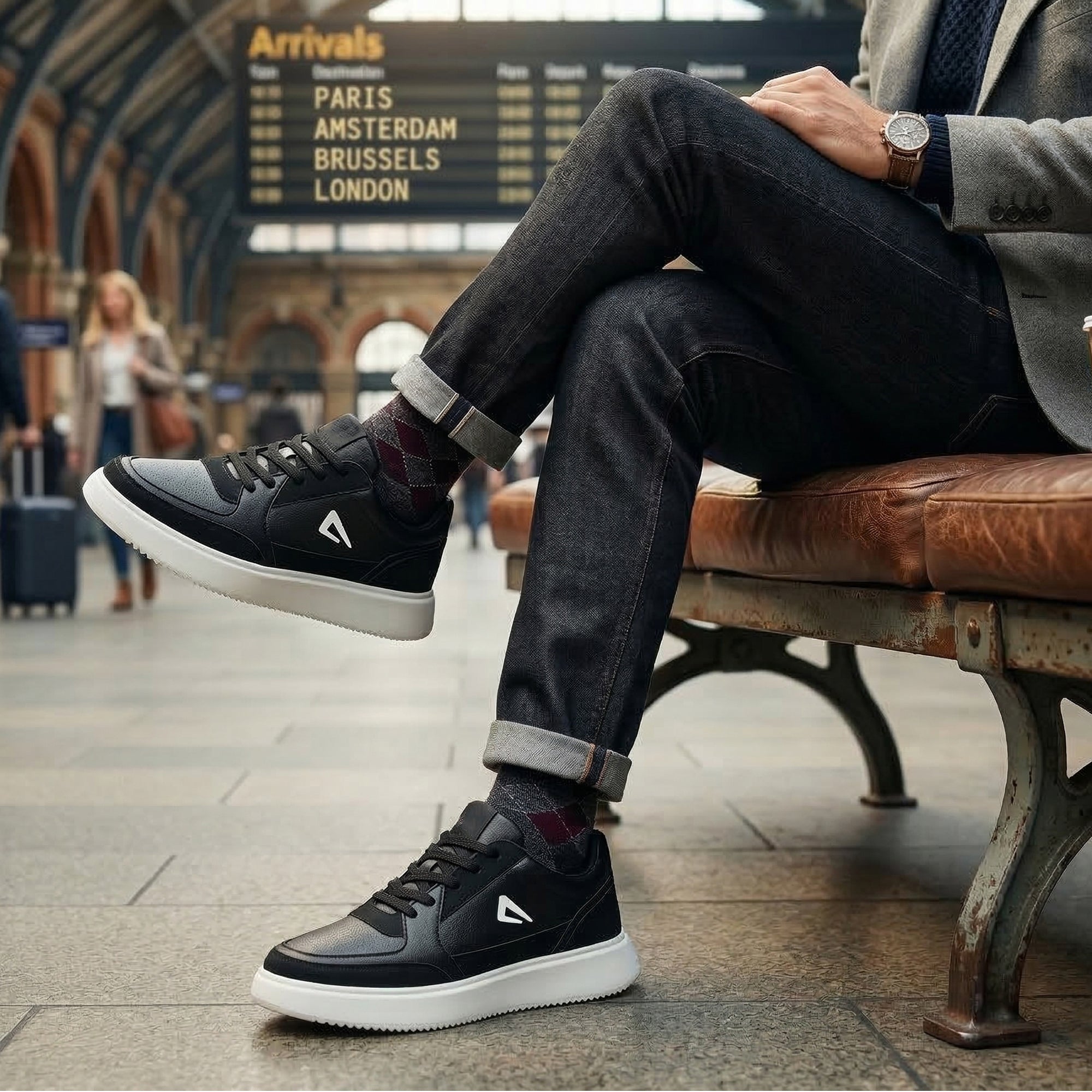 Impakto Men Black Sneakers